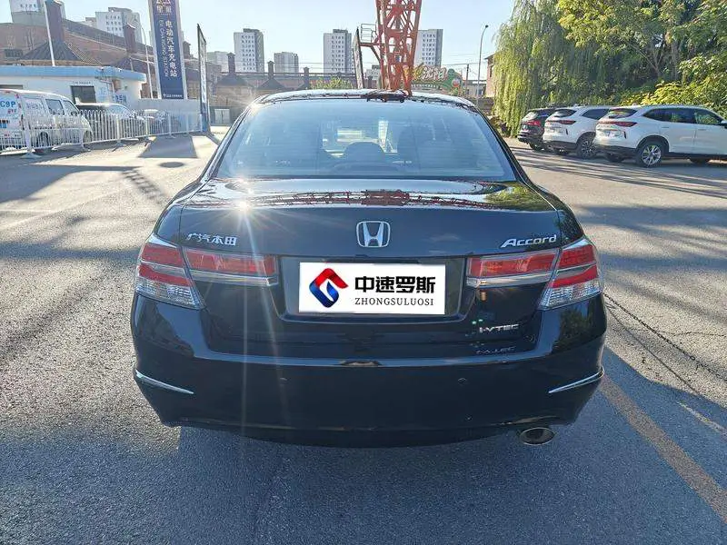 Accord 2013 2.0L SE — 4