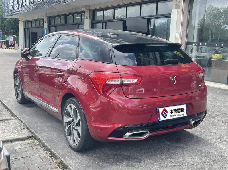 DS 5 2014 1.6T Premium Edition THP200 — 4