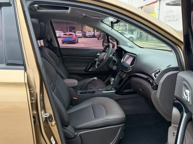 Trumpchi GS4 2017 200T G-DCT 2WD Elite Edition — 16