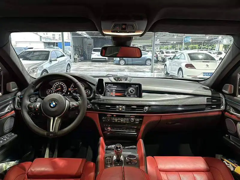 BMW X6 M 2015 X6 M — 12
