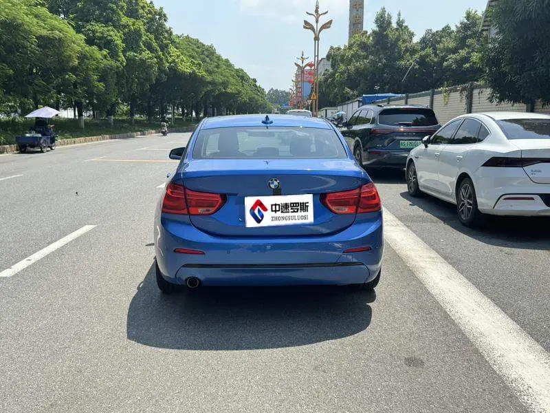 BMW 1 Series 2018 118i Sports — 5