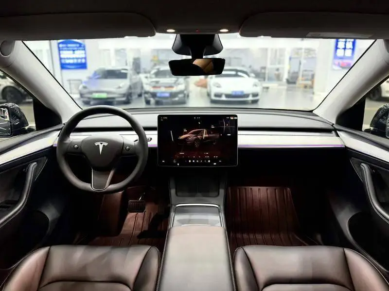 Model Y 2024 rear-wheel drive version — 12