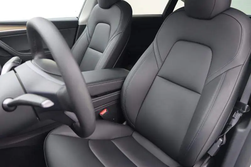 Model Y 2022 facelifted rear-wheel drive version — 15