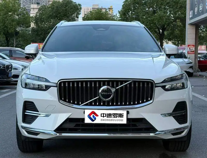 Volvo XC60 2022 B5 4WD Zhiyi Luxury Edition — 2