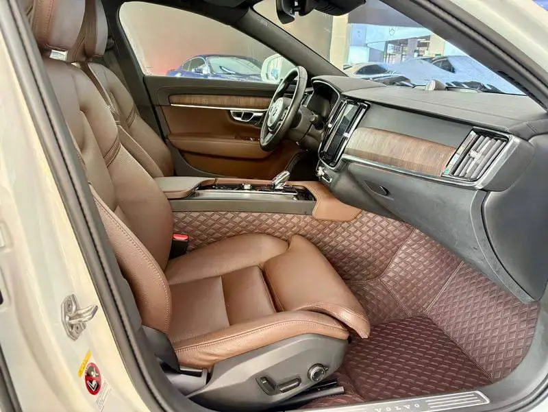 Volvo S90 2022 B5 Zhiyuan Deluxe Edition — 16