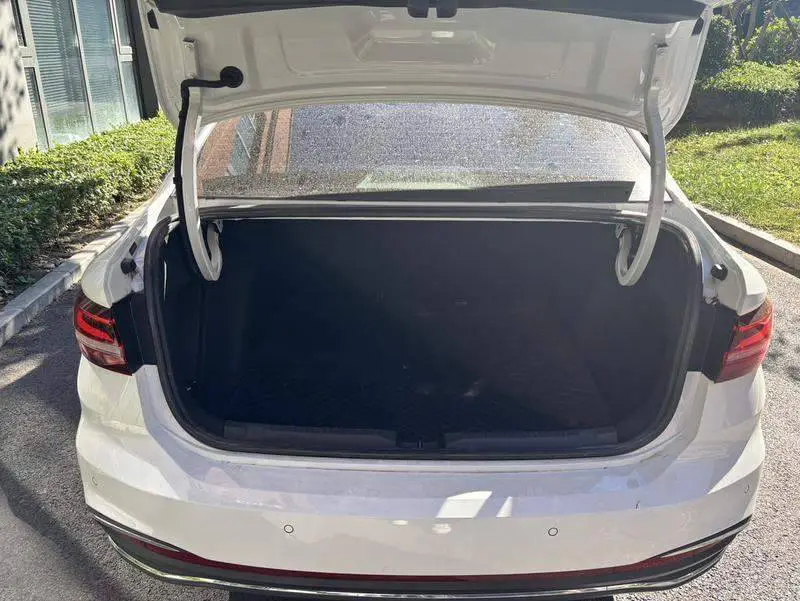 Lavida 2023 Model 1.5L Automatic 5 Million Edition — 14