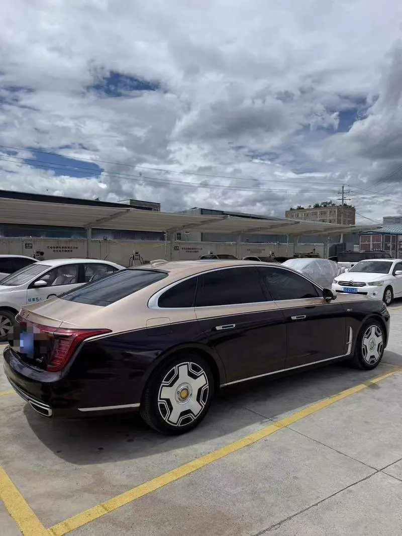 Hongqi H9 2022 2.0T Zhilian Flagship Edition — 4