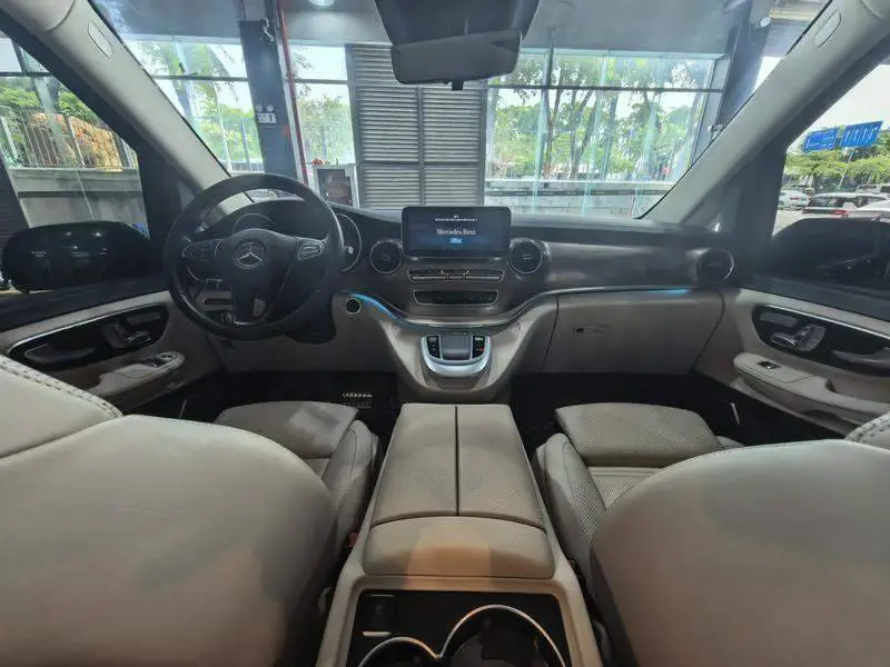Mercedes-Benz V-Class 2022 V 260 L Long Wheelbase Luxury Edition — 12