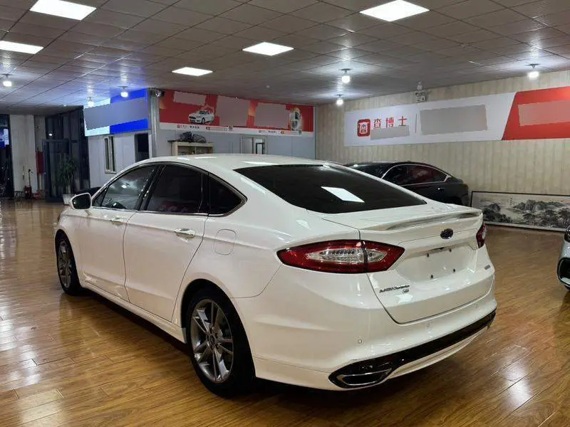Mondeo 2013 2.0L GTDi240 luxury sports model — 4