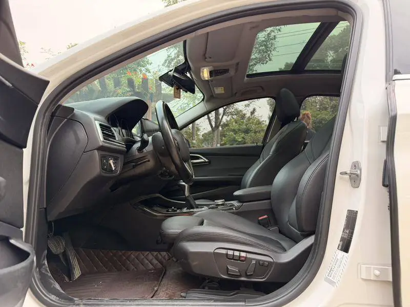 BMW 1 Series 2018 118i Sports — 9
