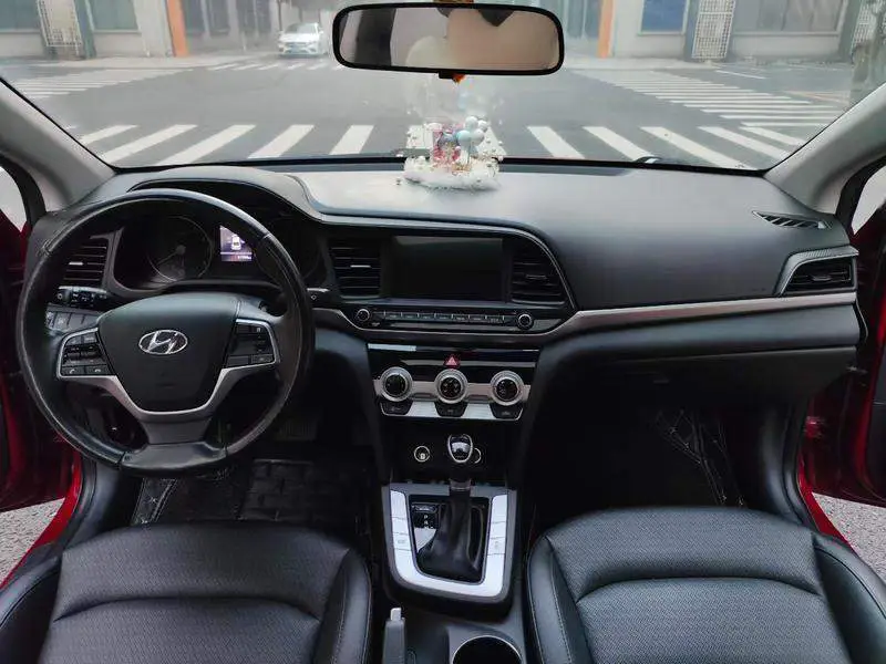 Leading 2019 1.5L CVT Intelligent Elite — 7