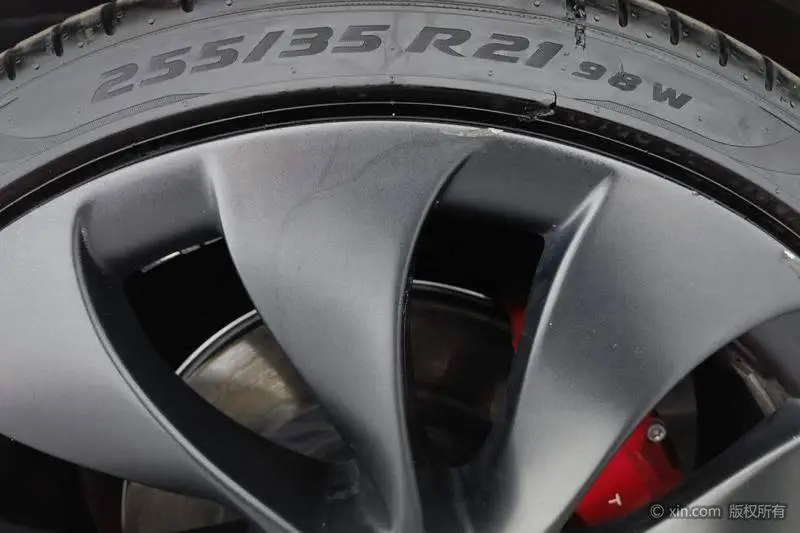 Model Y 2021 Performance All-Wheel Drive — 10
