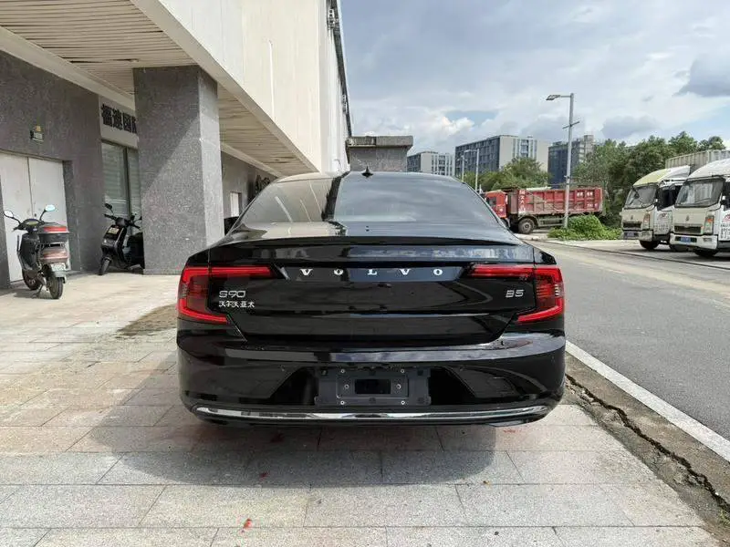 Volvo S90 2022 B5 Zhiyi Luxury Edition — 6
