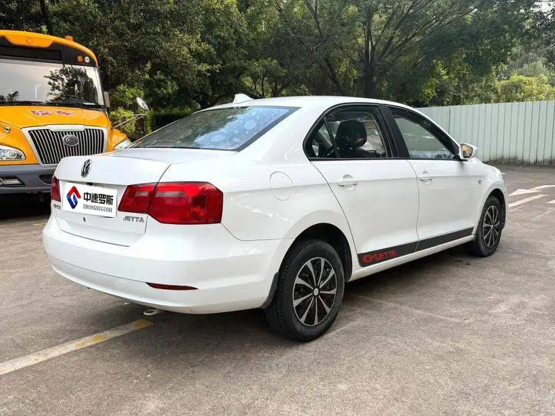 Jetta 2015 Value Edition 1.6L Automatic Fashion Model — 6