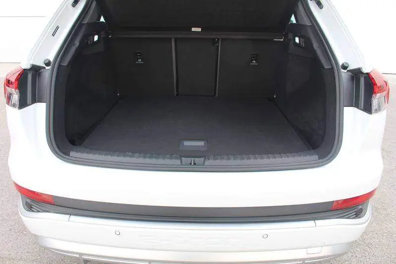 Audi Q4 e-tron 2024 40 e-tron Creative Edition — 12