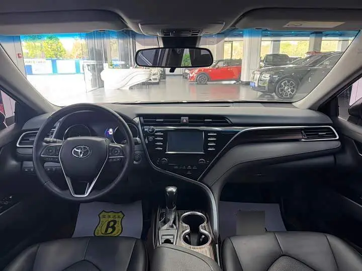 Camry 2018 2.0G Deluxe Edition — 8