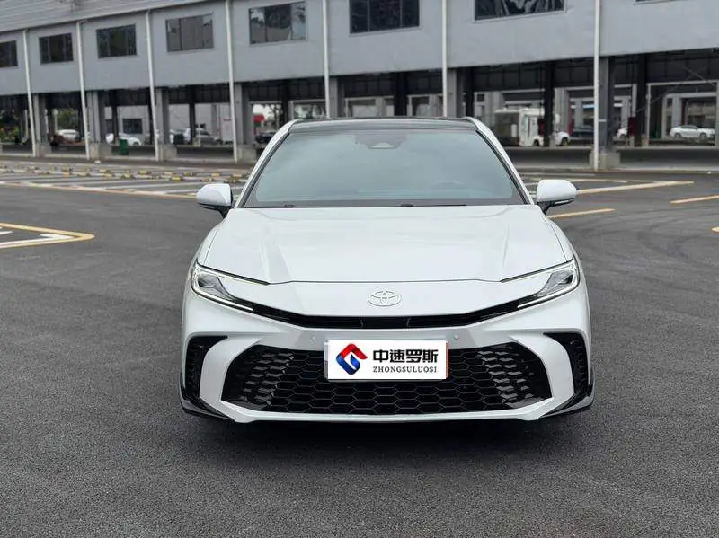 Camry 2024 Hybrid 2.0HS Sports Edition — 2
