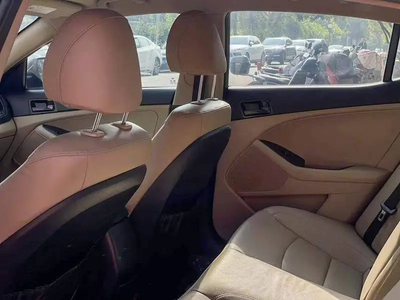 Kia K5 2015 2.0L Automatic GL — 9