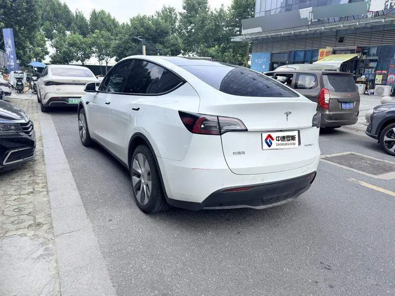 Model Y 2022 facelifted rear-wheel drive version — 4