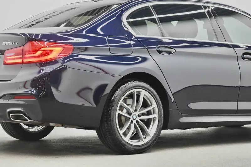 BMW 5 Series 2020 525Li M Sport Package — 20