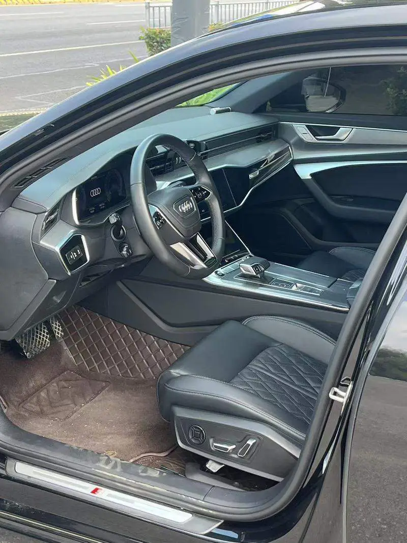 Audi A6L 2025 45 TFSI Selected Dynamic Edition — 6