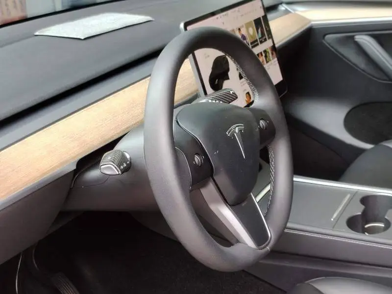 Model Y 2021 Long Range All-Wheel Drive — 13