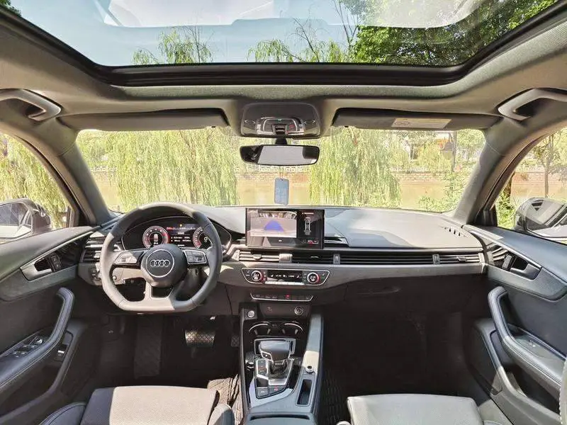 Audi A4L 2023 40 TFSI Luxury Dynamic Edition — 11