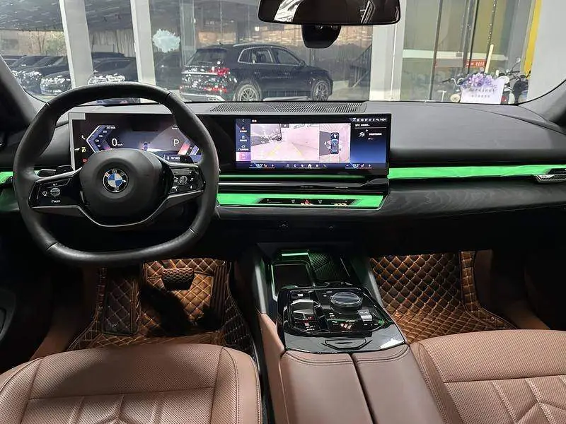 BMW 5 Series 2024 530Li Leading Luxury Package — 7