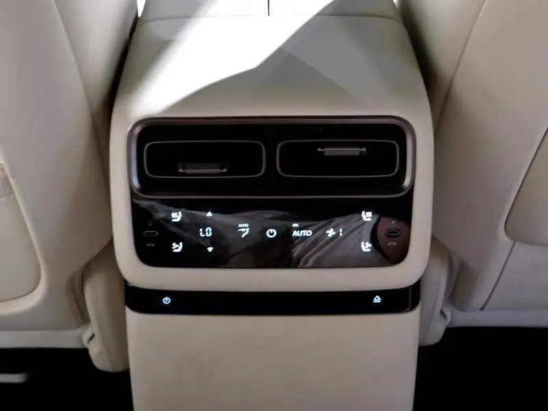Ideal i6 2025 two-wheel drive standard version — 7