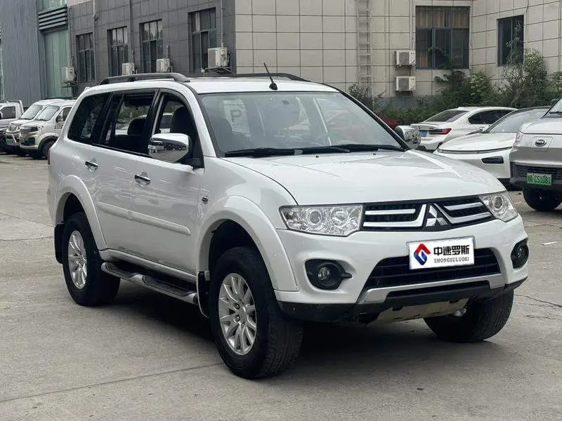 Pajero Sport 2013 3.0L Automatic 4WD Executive Edition — 3