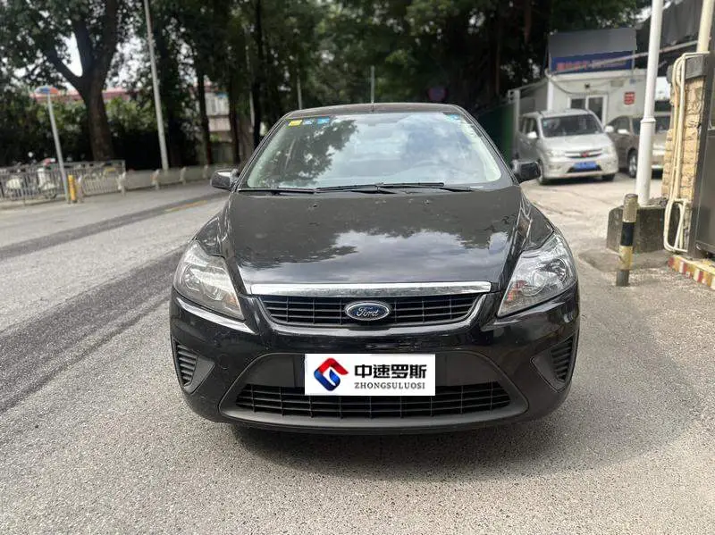 Fox 2009 Hatchback 1.8L Manual Comfort Edition — 2