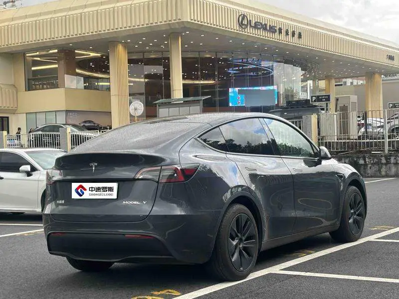 Model Y 2024 rear-wheel drive version — 7