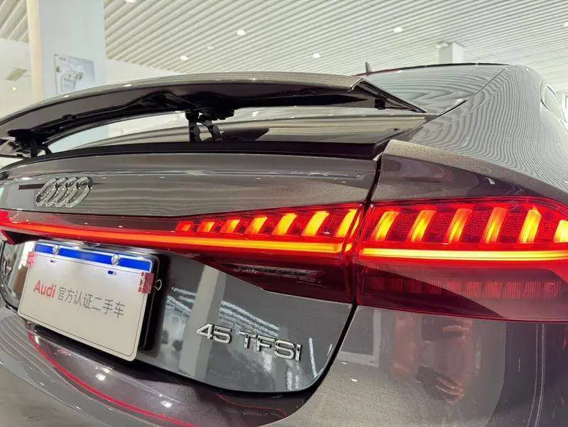 Audi A7 2024 45 TFSI Premium Edition — 6