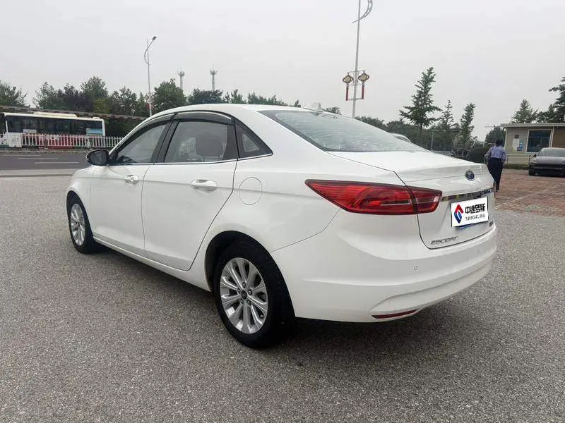 Furis 2015 1.5L Automatic Fashion Model — 4
