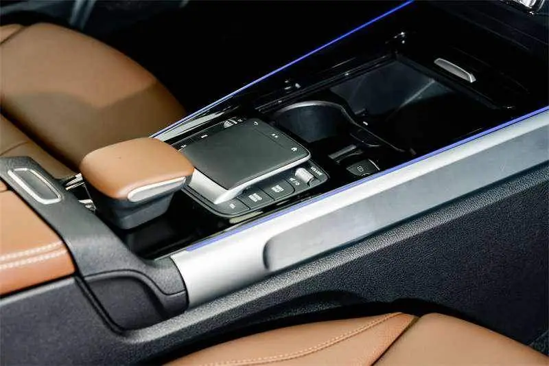 Mercedes-Benz GLB 2022 GLB 200 Dynamic — 10