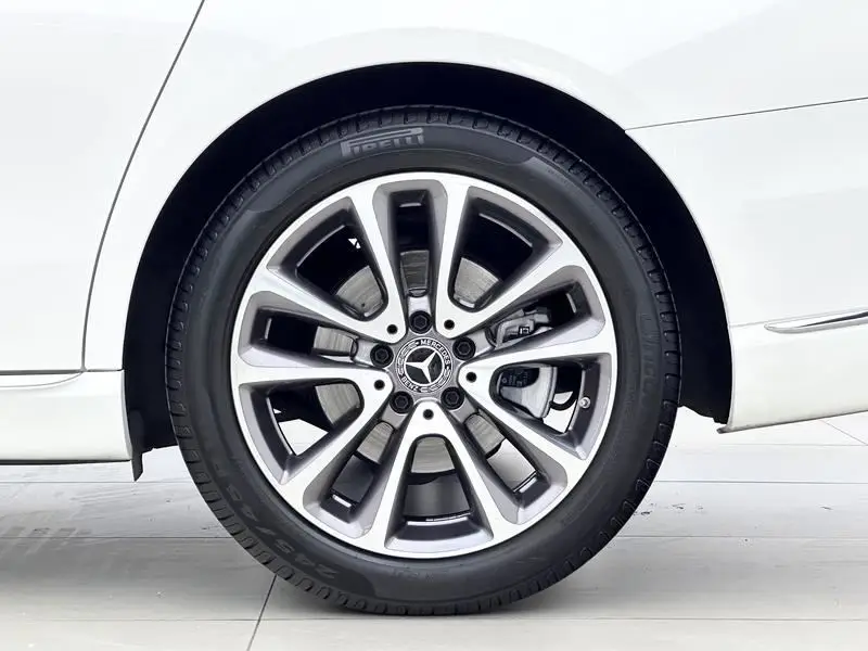 Mercedes-Benz E-Class 2020 E 260 L — 6