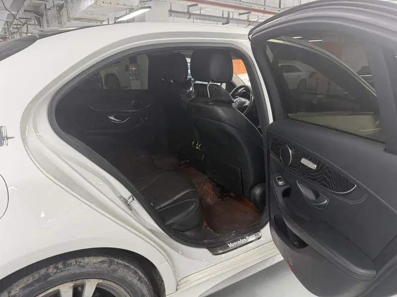 Mercedes-Benz C-Class 2017 C 200 L Sport — 12