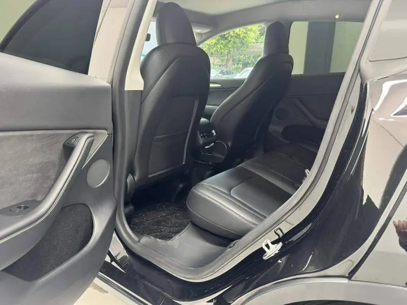 Model Y 2022 facelifted rear-wheel drive version — 12