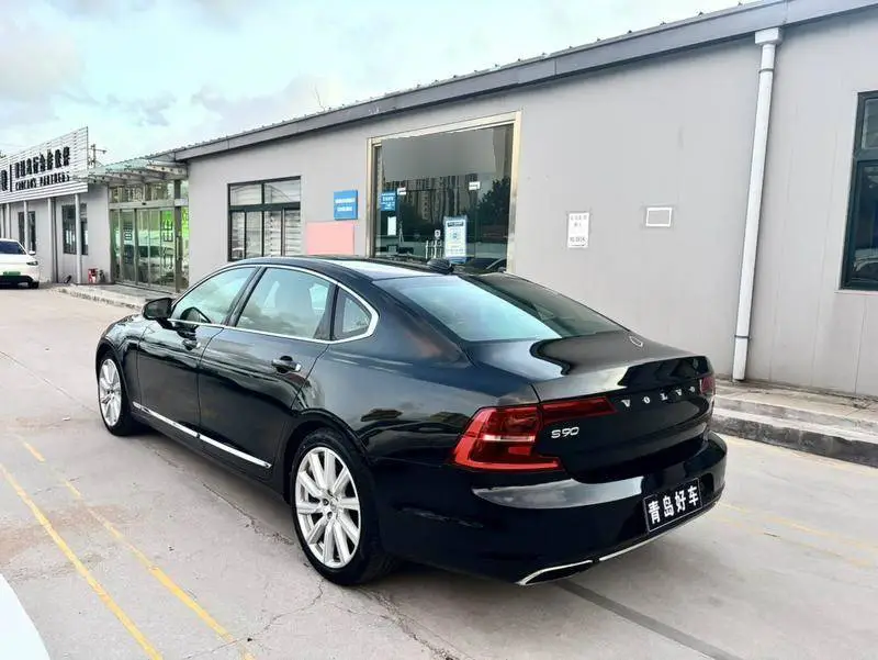 Volvo S90 2018 T5 Smart Edition — 4