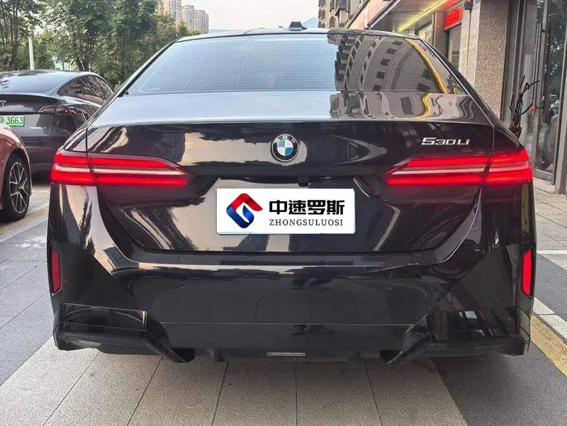 BMW 5 Series 2025 530Li Leading M Sport Package — 4