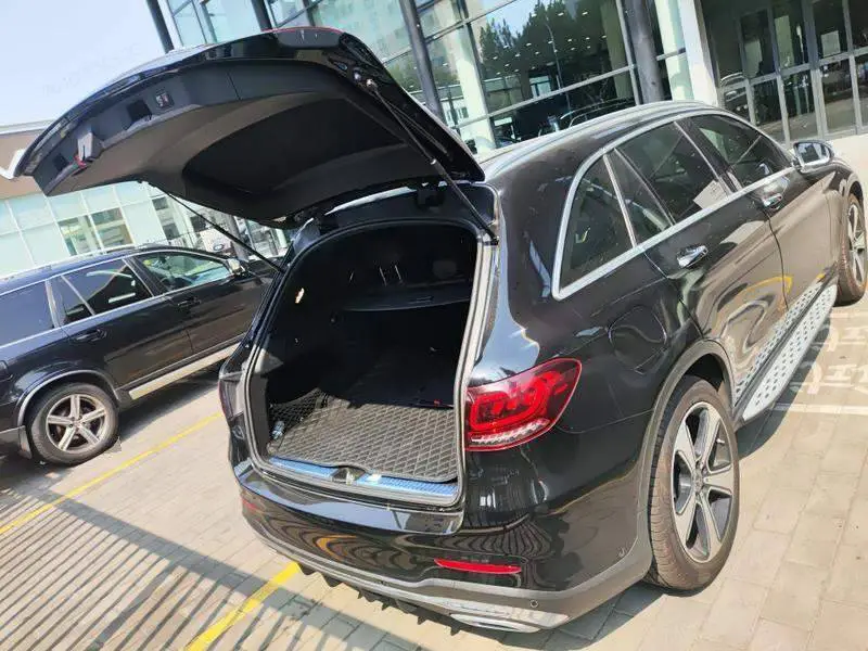 Mercedes-Benz GLC 2020 GLC 300 L 4MATIC Luxury — 3