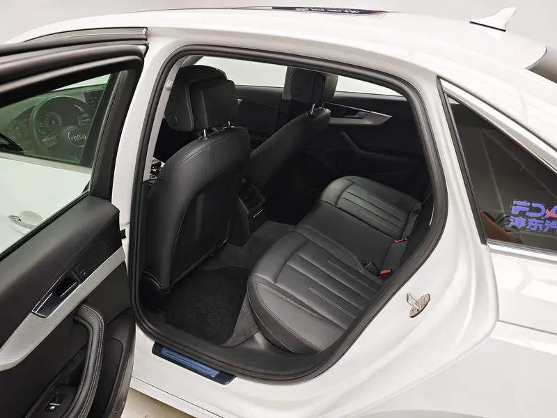 Audi A4L 2020 40 TFSI Stylish and Elegant — 15