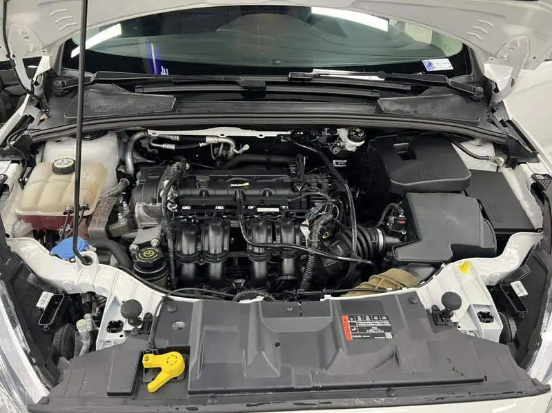 Fox 2015 Hatchback 1.6L Automatic Comfort — 7