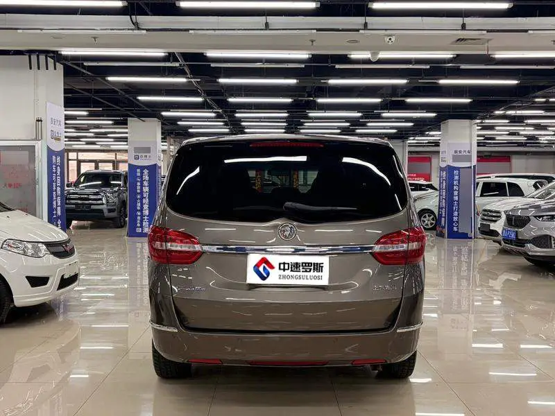 Buick GL8 2017 25S Luxury National V — 5