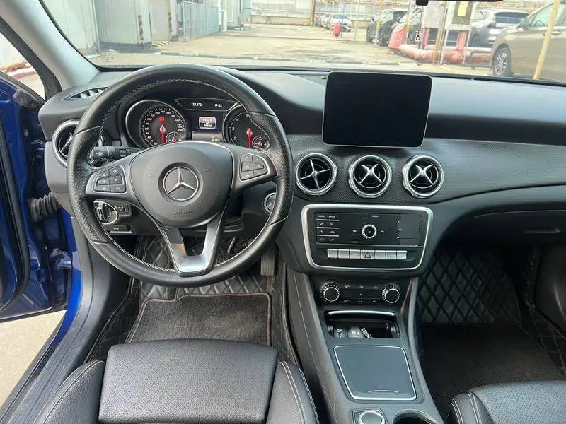 Mercedes-Benz GLA 2018 GLA 200 Dynamic — 7