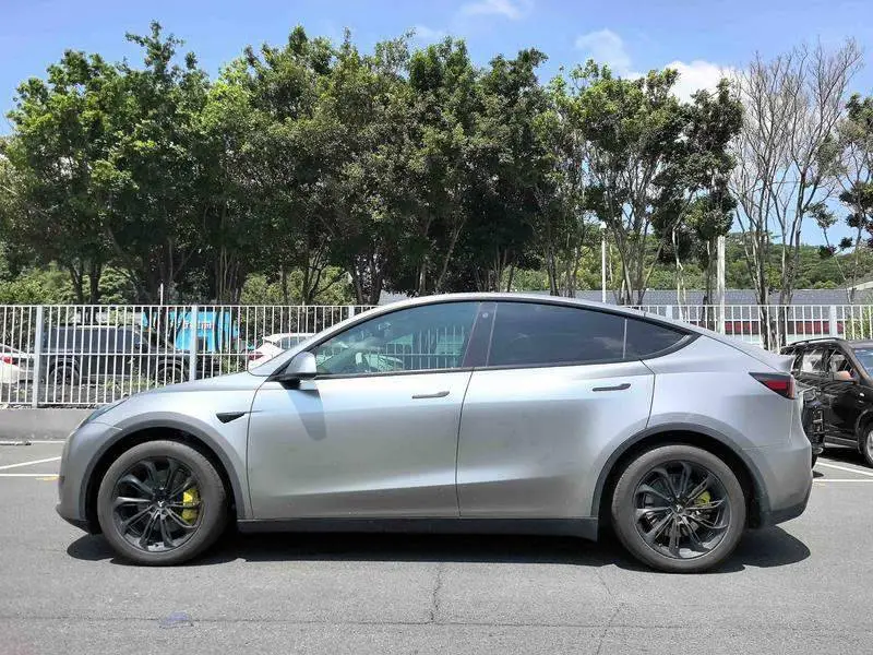 Model Y 2022 rear-wheel drive version — 4
