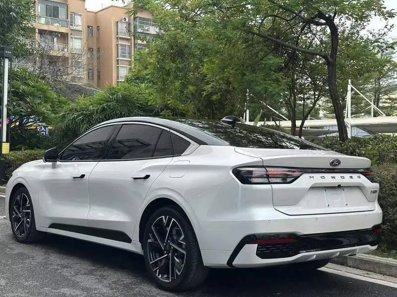 Mondeo 2026 2.0T EcoBoost Supreme Edition — 4