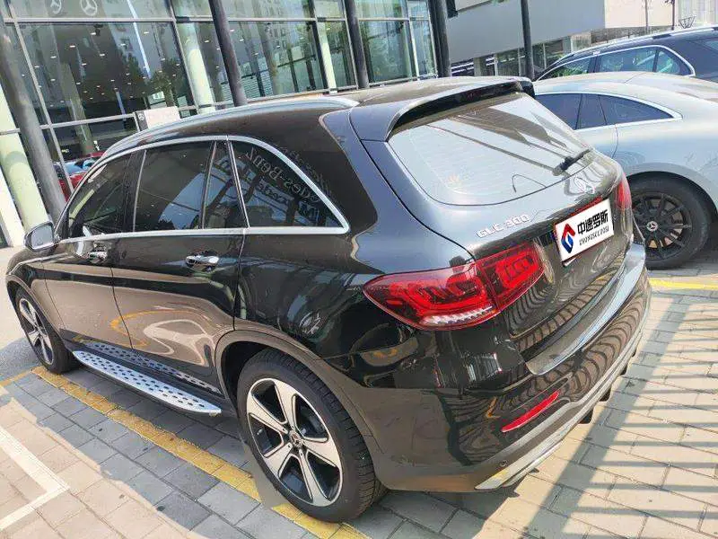 Mercedes-Benz GLC 2020 GLC 300 L 4MATIC Luxury — 2