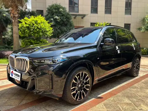 BMW X5 2025 xDrive 40Li M Sport Night Package