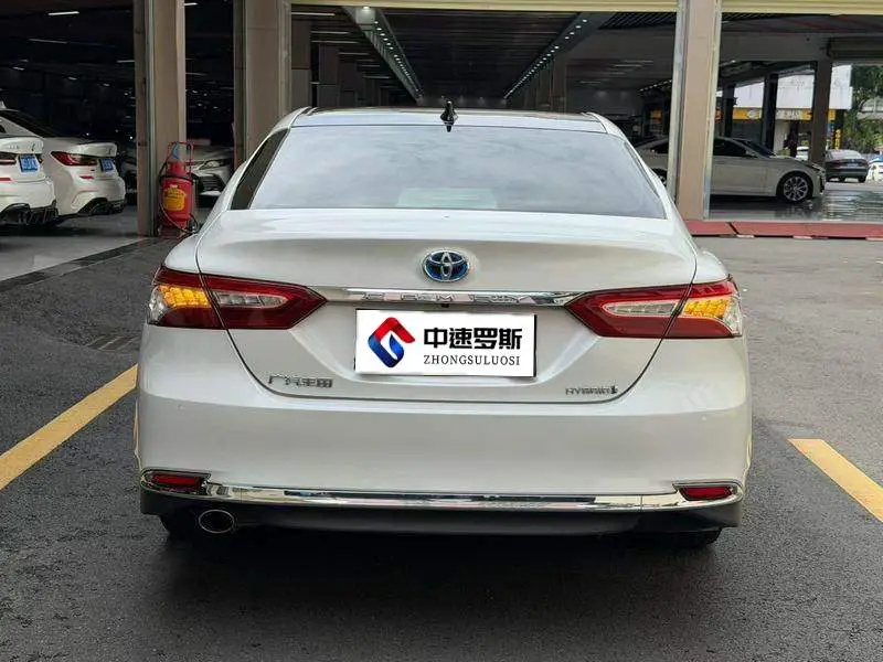 Camry 2023 Hybrid 2.5HG Luxury Edition — 4